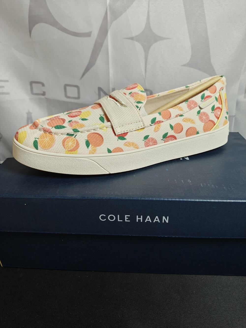 COLE HAAN $110 Women's 9.5 Nantucket 2.0 Penny Loafers Orange Canvas Fruit NWB